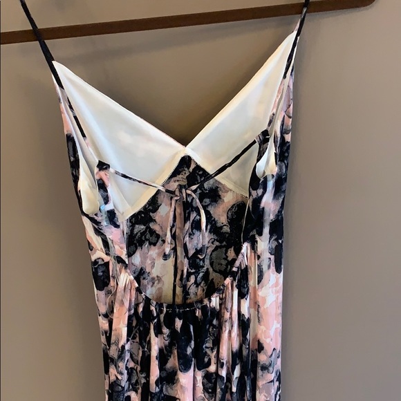 Black & pink open back with tie - Picture 5 of 8